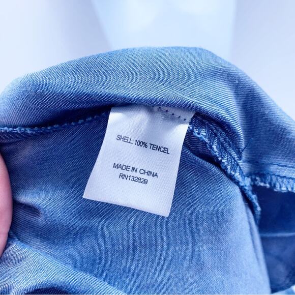 NEW Lovers + Friends Denim Jumpsuit Size Large - Picture 10 of 10